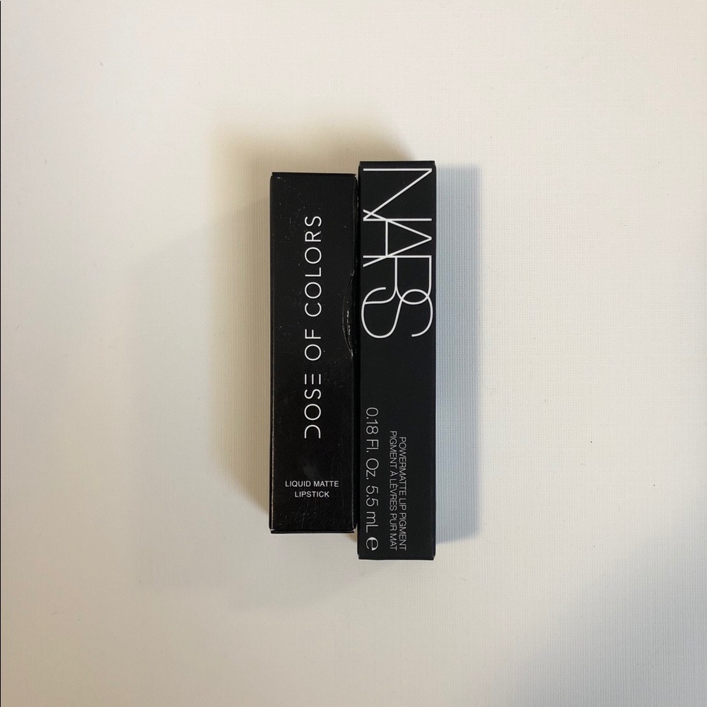 Set of two matte lipsticks